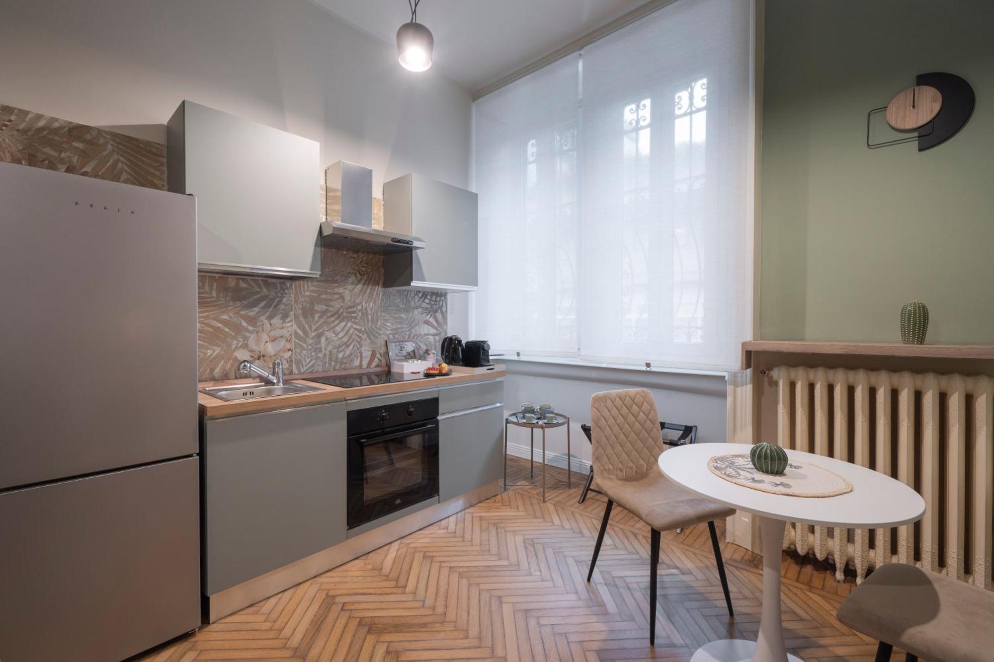 Loreto Prestige - Parking Free & Bulb Gym Couette-café